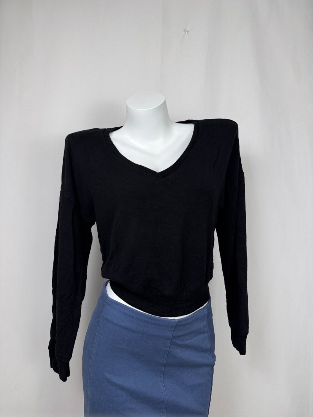 Dynamite Women's V-Neck Pullover Sweater Black Size XS Rayon Blend Knit Top